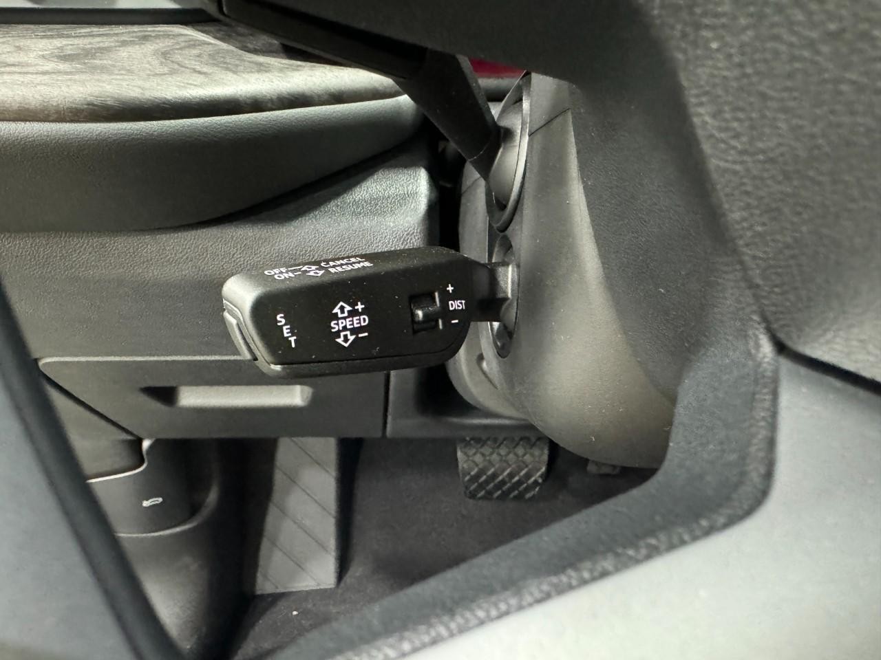 Audi Q5 Vehicle Full-screen Gallery Image 32