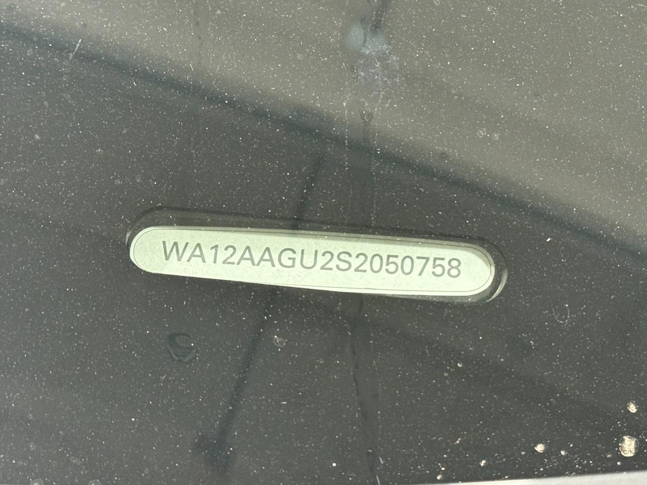 Audi Q5 Vehicle Full-screen Gallery Image 35