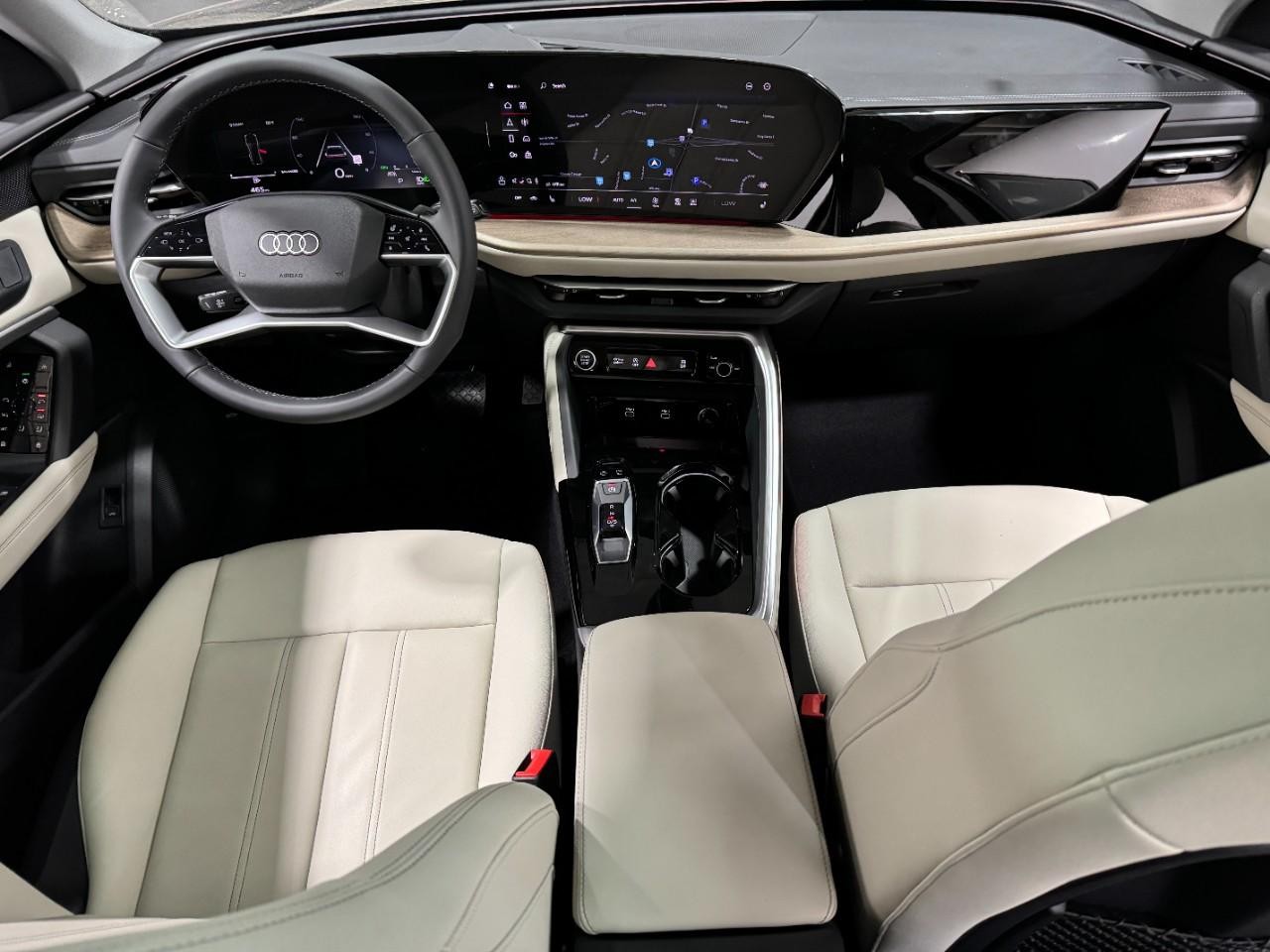 Audi Q5 Vehicle Full-screen Gallery Image 13