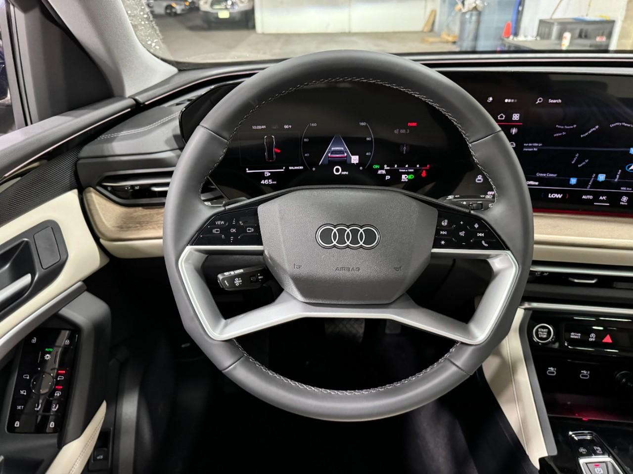 Audi Q5 Vehicle Full-screen Gallery Image 14