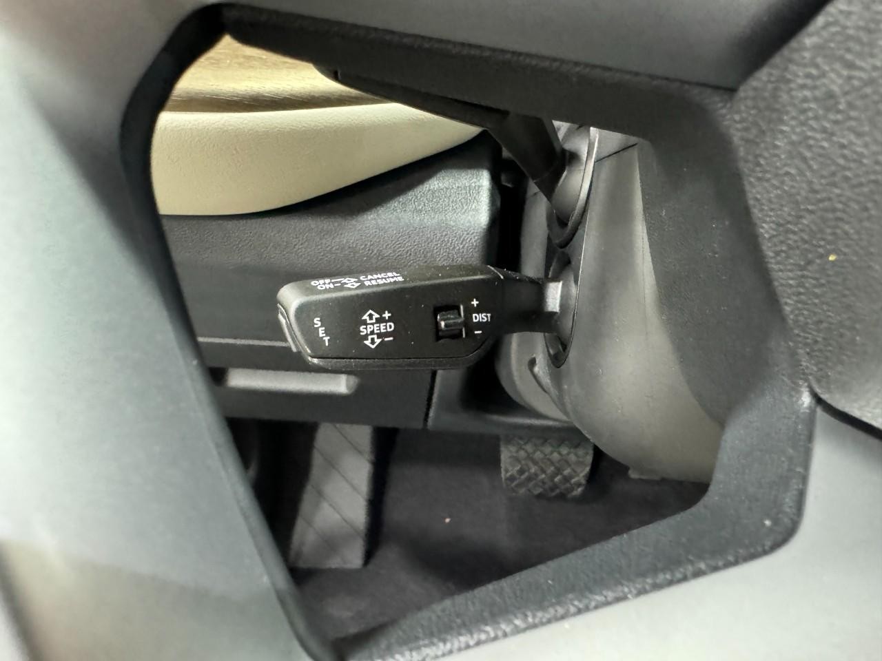 Audi Q5 Vehicle Full-screen Gallery Image 29