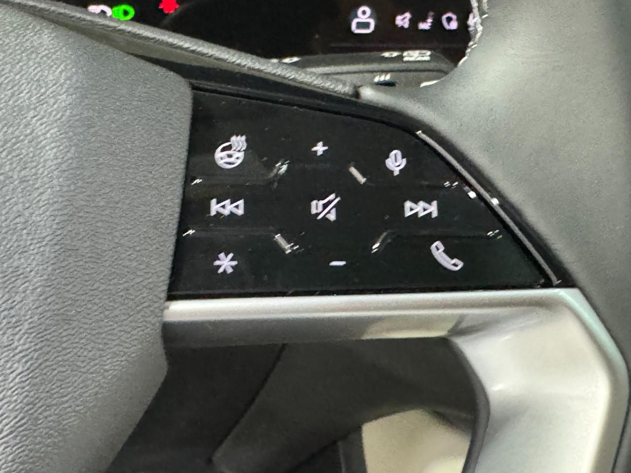 Audi Q5 Vehicle Full-screen Gallery Image 31