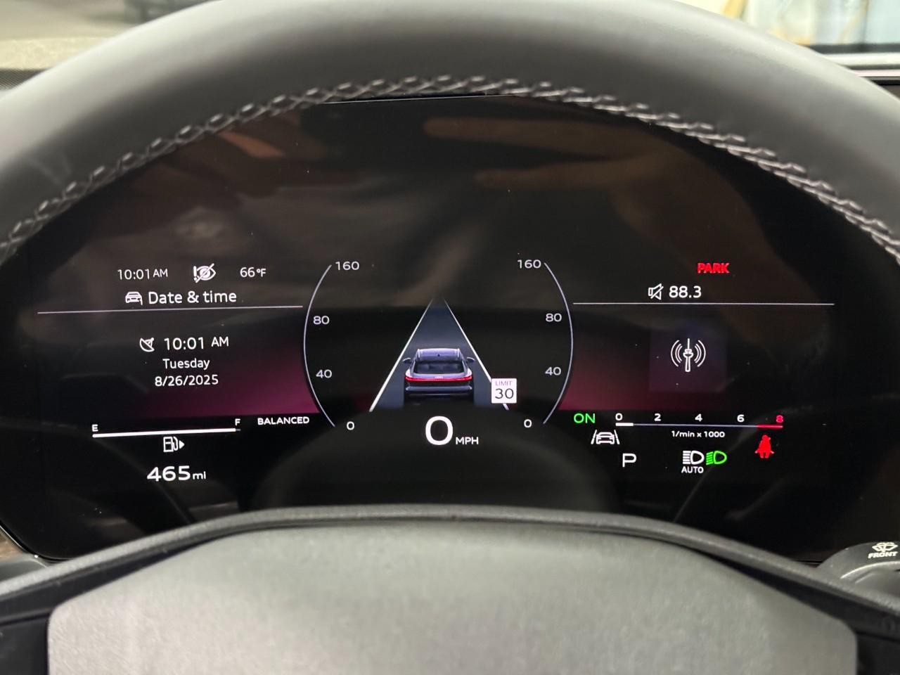 Audi Q5 Vehicle Full-screen Gallery Image 32