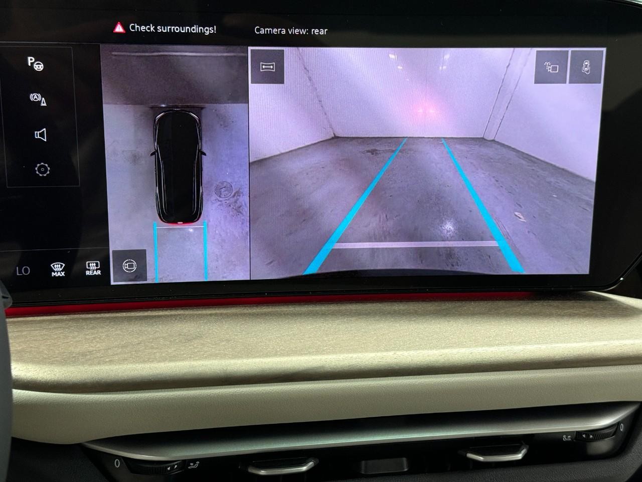 Audi Q5 Vehicle Full-screen Gallery Image 33