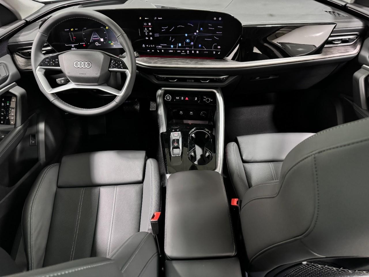 Audi Q5 Vehicle Full-screen Gallery Image 13