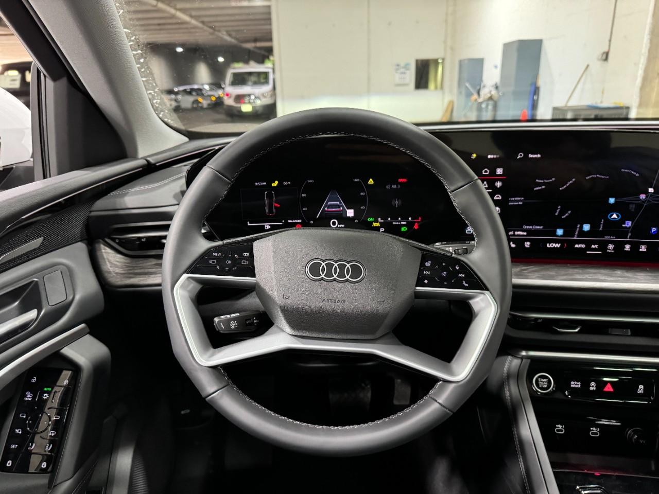 Audi Q5 Vehicle Full-screen Gallery Image 14