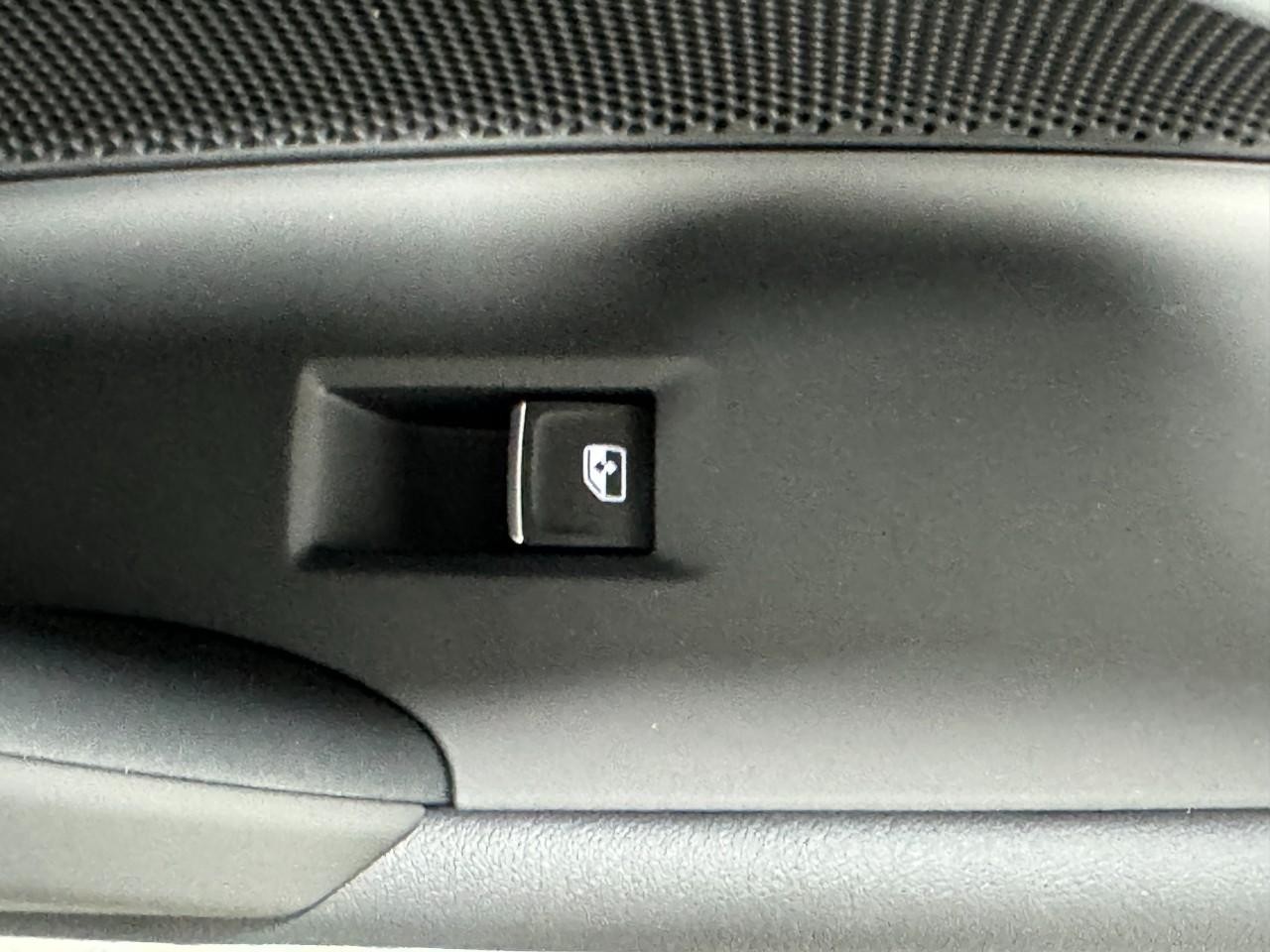 Audi Q5 Vehicle Full-screen Gallery Image 22