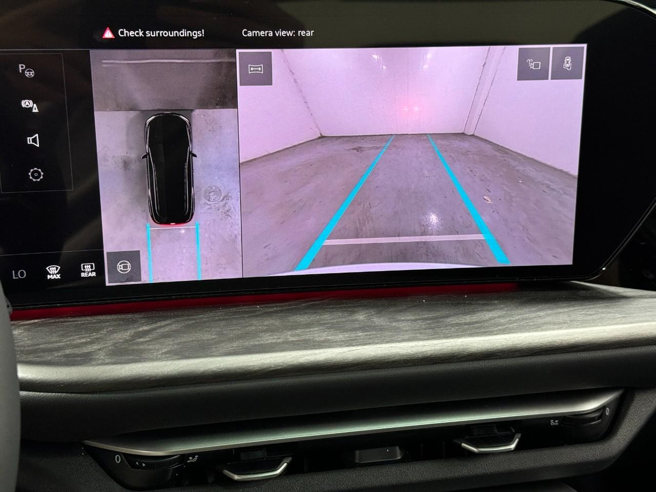 Audi Q5 Vehicle Full-screen Gallery Image 33