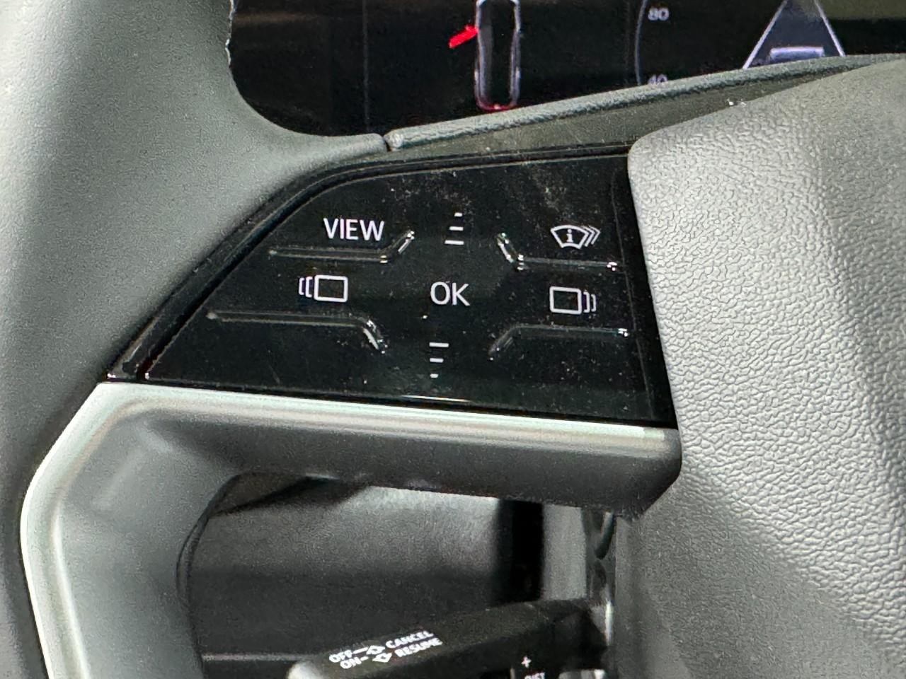 Audi Q5 Vehicle Full-screen Gallery Image 31