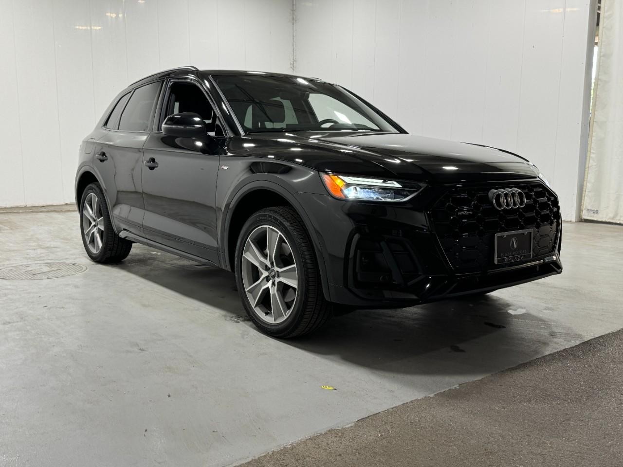 Audi Q5 Vehicle Full-screen Gallery Image 6