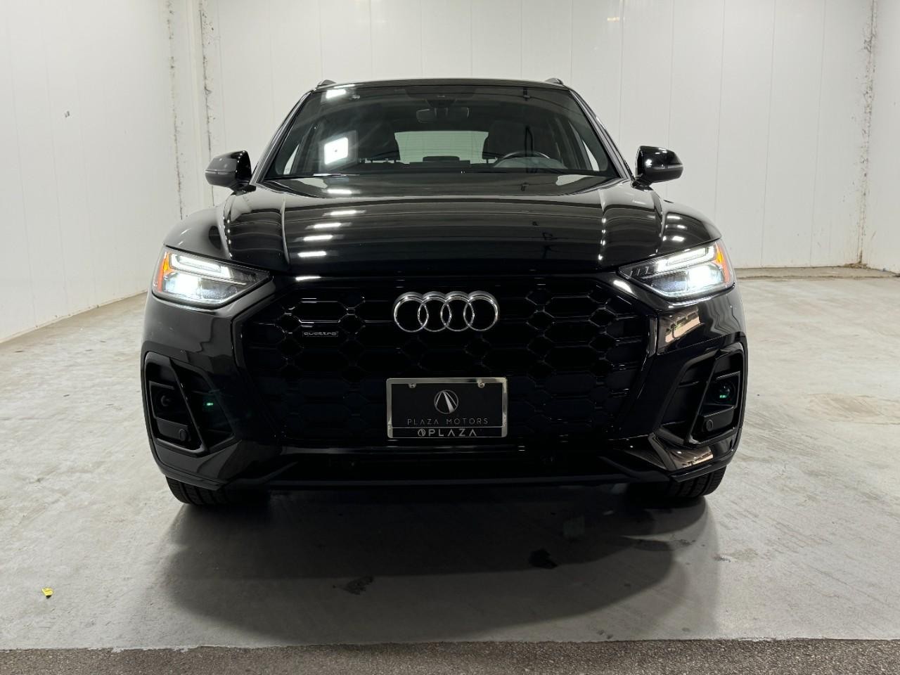 Audi Q5 Vehicle Full-screen Gallery Image 7