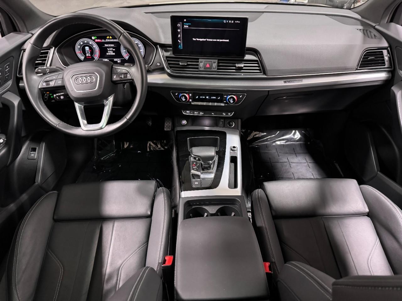 Audi Q5 Vehicle Full-screen Gallery Image 13