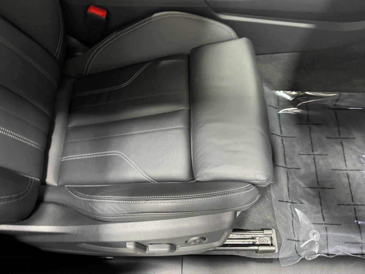 Audi Q5 Vehicle Full-screen Gallery Image 20