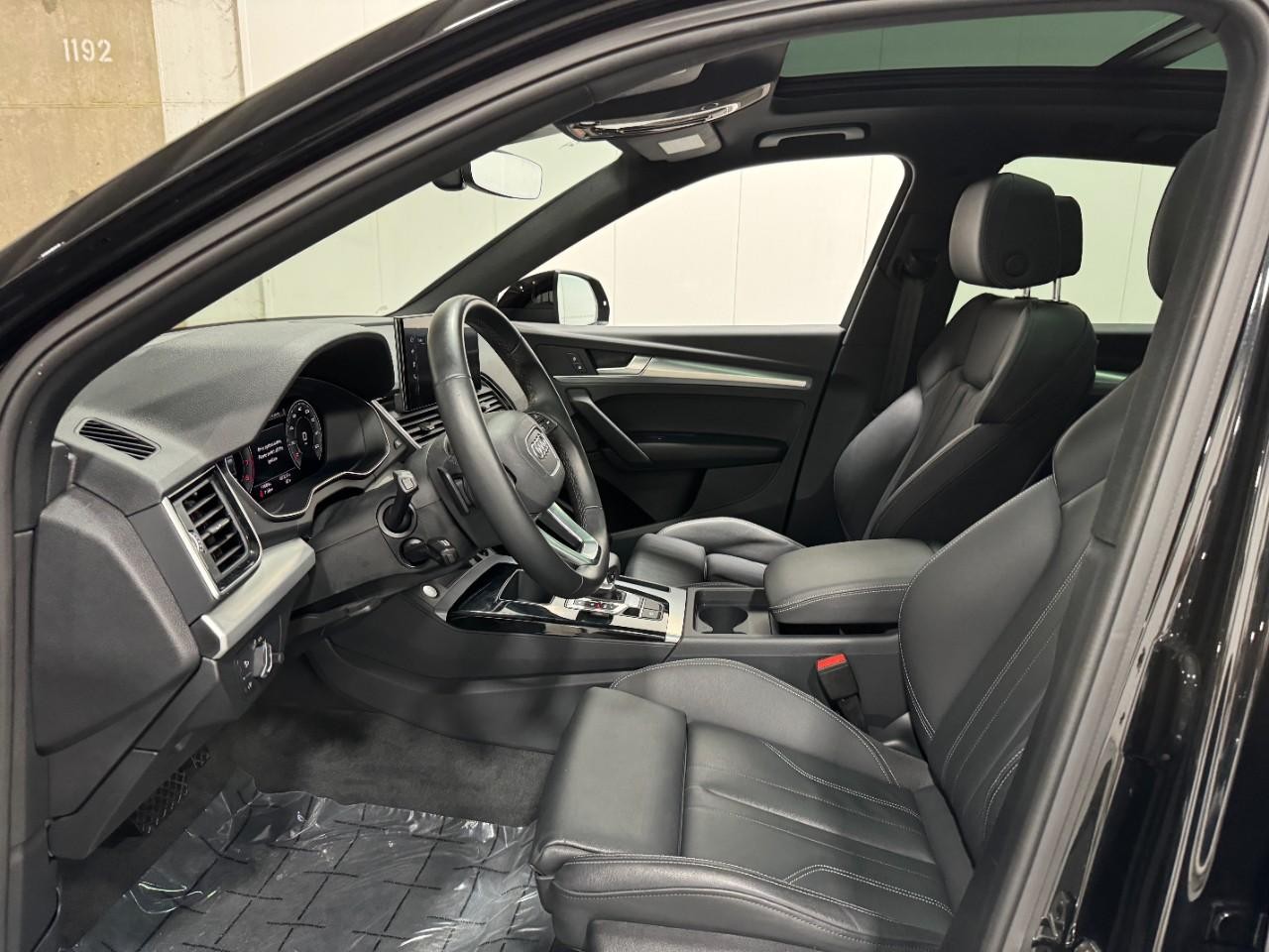 Audi Q5 Vehicle Full-screen Gallery Image 27