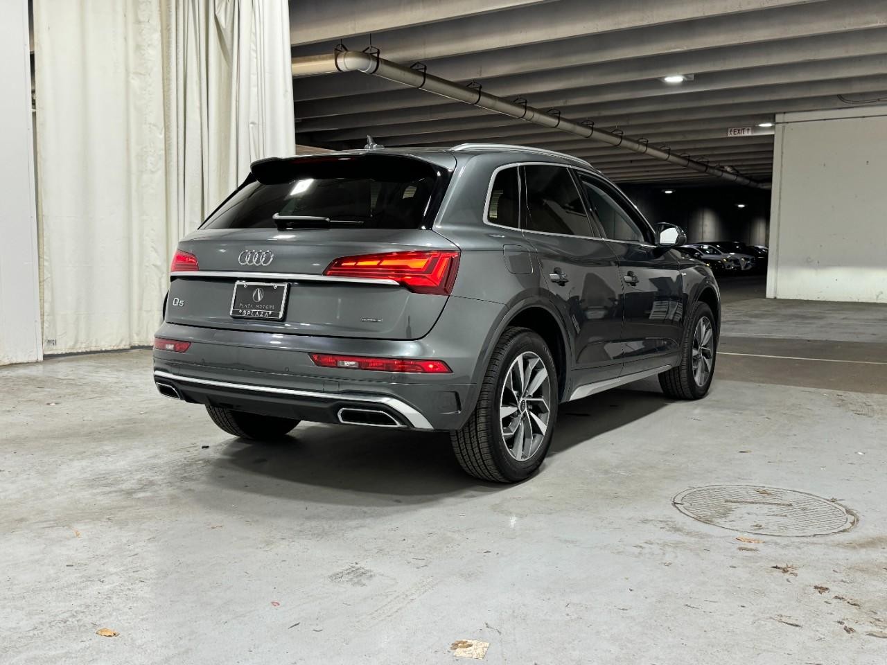 Audi Q5 Vehicle Full-screen Gallery Image 4