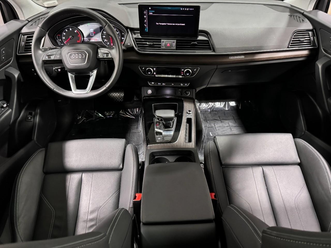 Audi Q5 Vehicle Full-screen Gallery Image 13