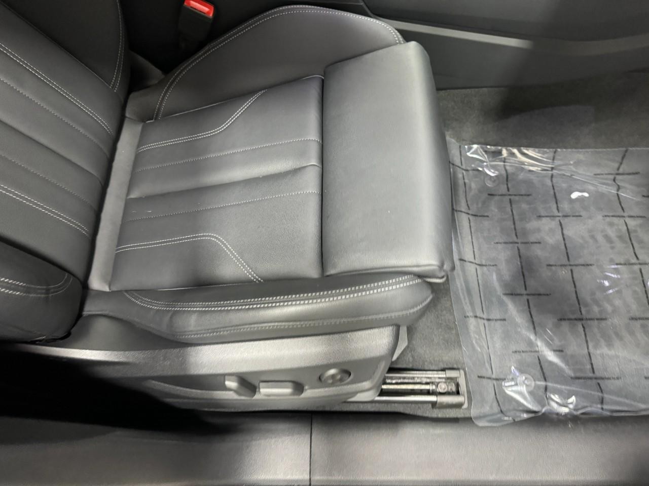 Audi Q5 Vehicle Full-screen Gallery Image 20