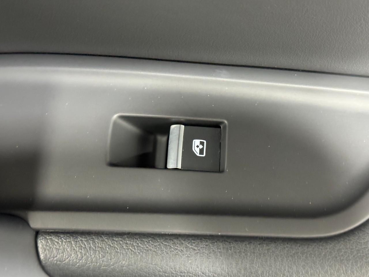 Audi Q5 Vehicle Full-screen Gallery Image 23