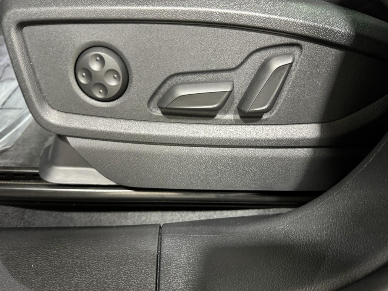 Audi Q5 Vehicle Full-screen Gallery Image 29