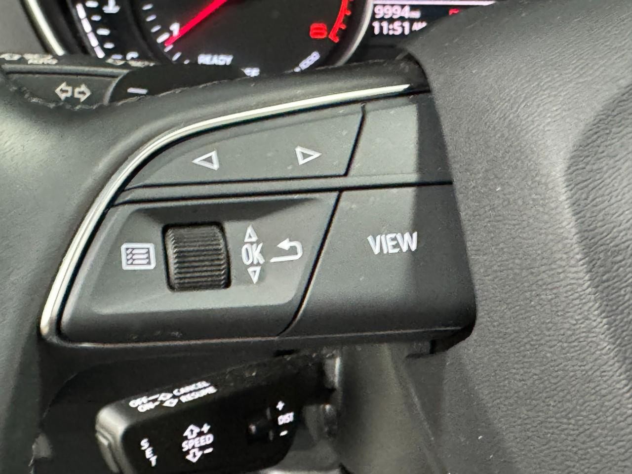 Audi Q5 Vehicle Full-screen Gallery Image 31