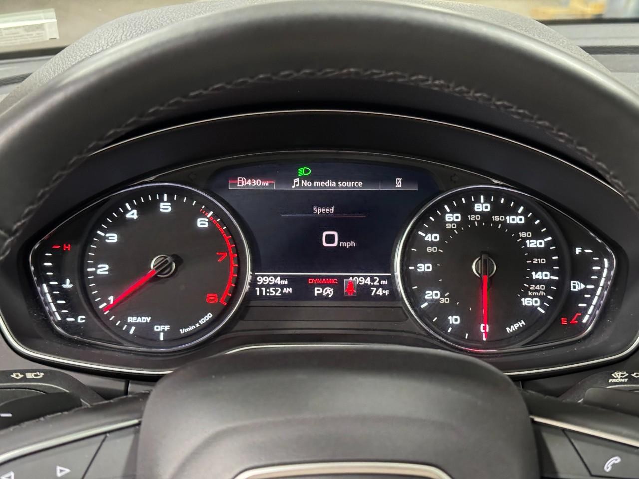 Audi Q5 Vehicle Full-screen Gallery Image 34