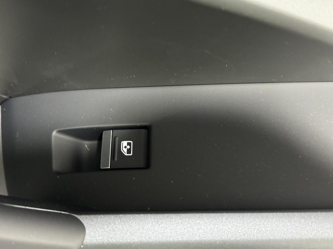 Audi Q3 Vehicle Full-screen Gallery Image 22