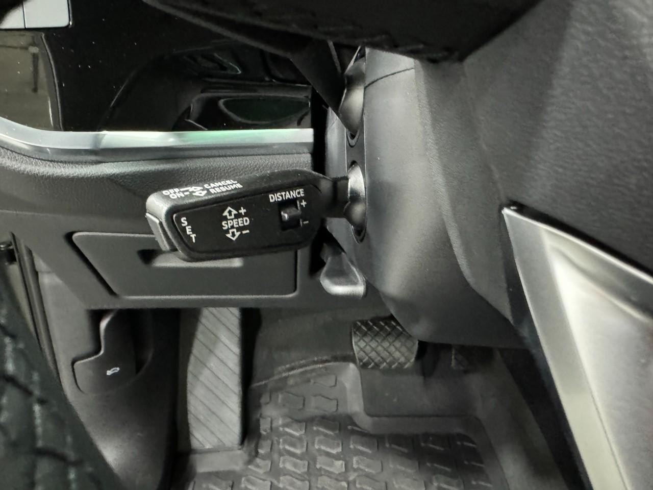 Audi Q3 Vehicle Full-screen Gallery Image 32