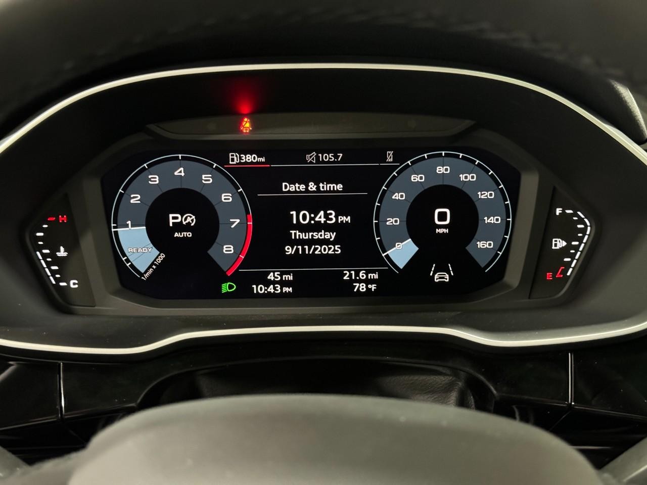 Audi Q3 Vehicle Full-screen Gallery Image 33