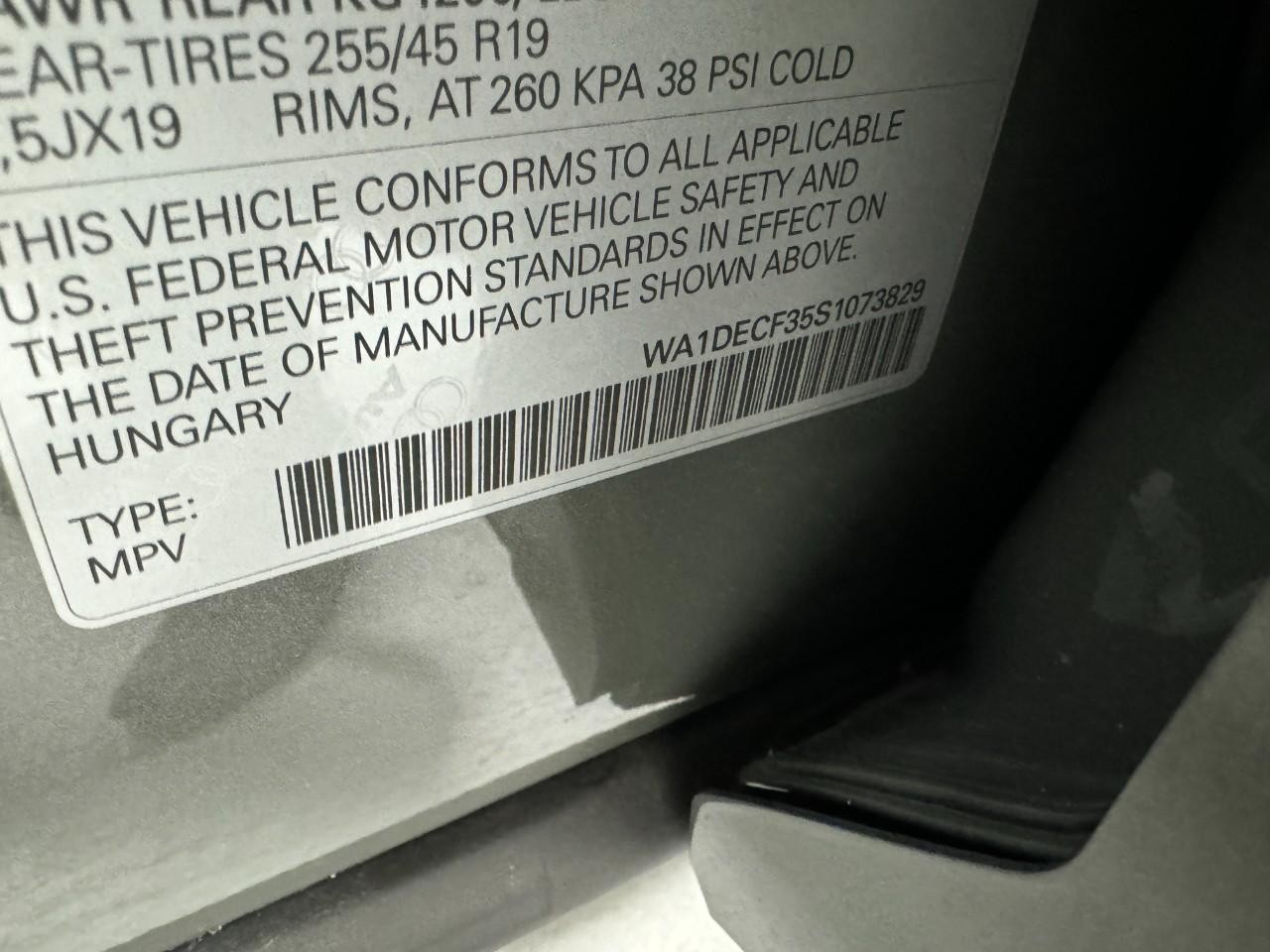 Audi Q3 Vehicle Full-screen Gallery Image 35