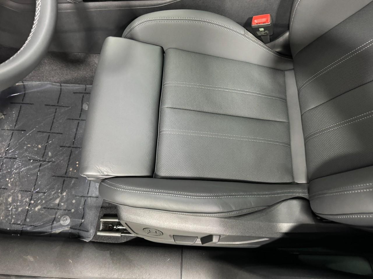 Audi Q5 Vehicle Full-screen Gallery Image 26