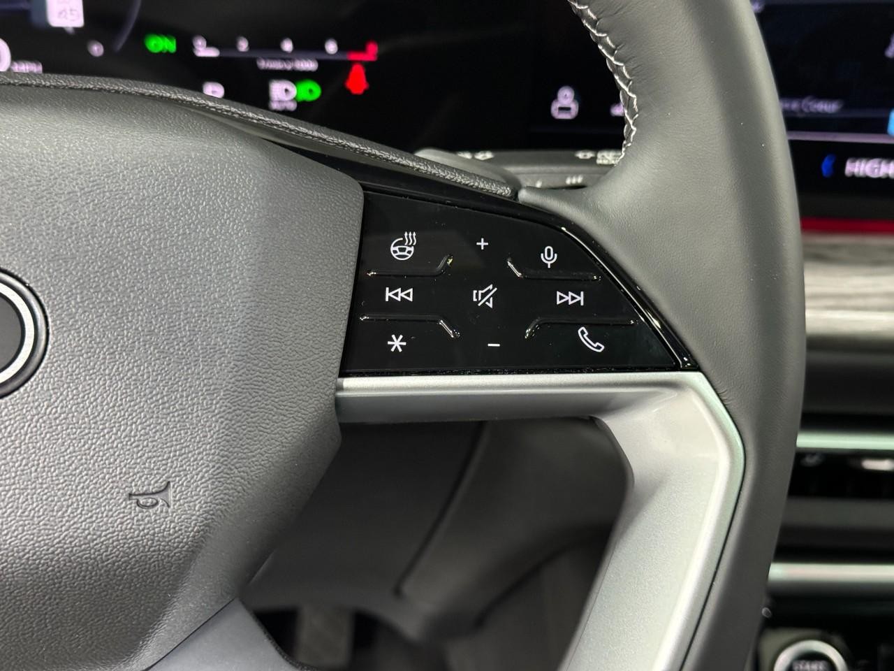 Audi Q5 Vehicle Full-screen Gallery Image 30