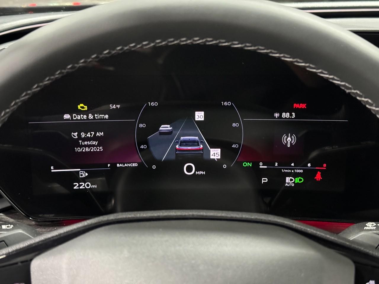 Audi Q5 Vehicle Full-screen Gallery Image 31