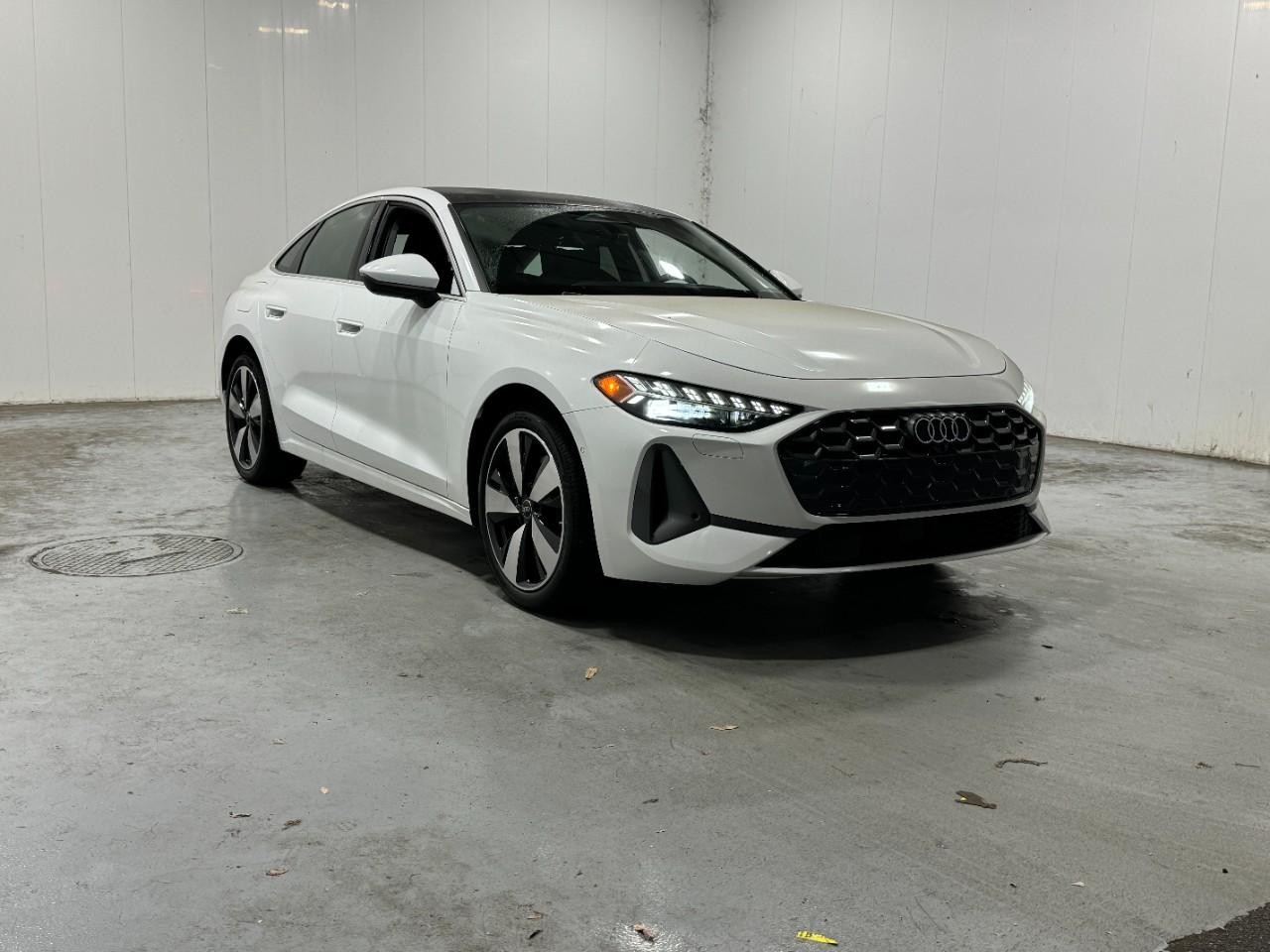 Audi A5 Vehicle Full-screen Gallery Image 6