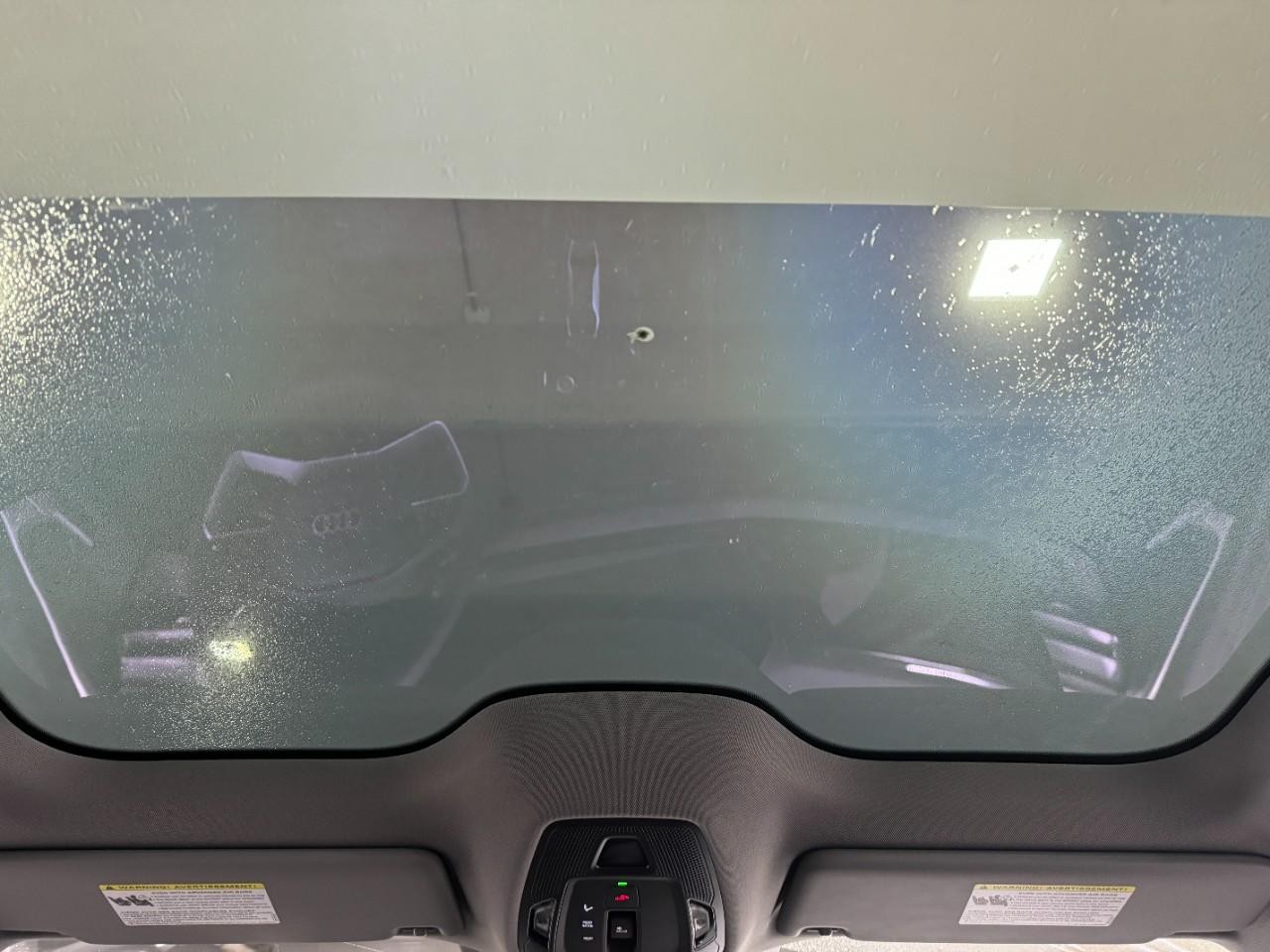 Audi A5 Vehicle Full-screen Gallery Image 12