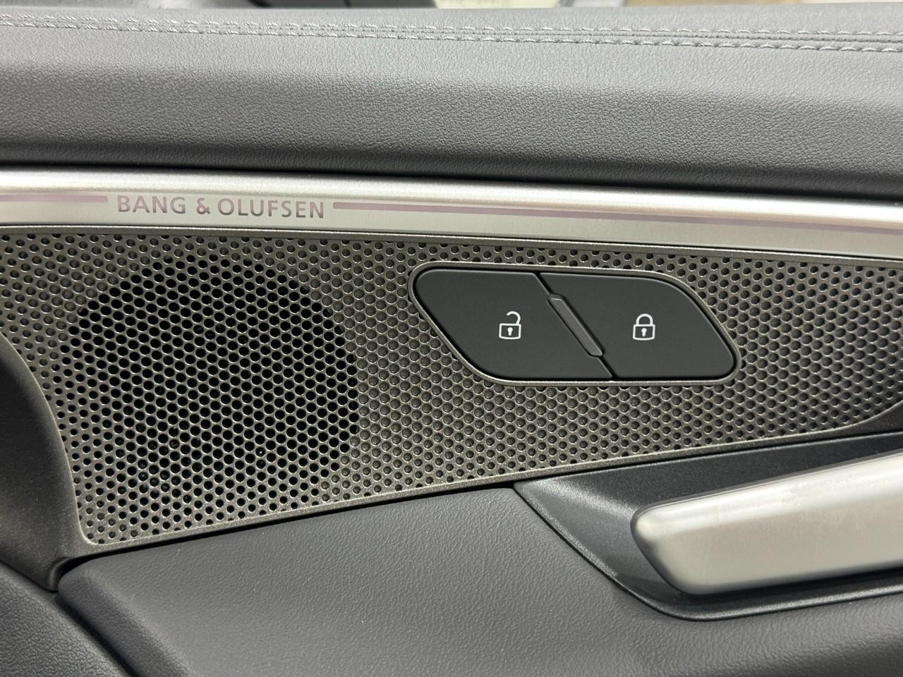 Audi A5 Vehicle Full-screen Gallery Image 21