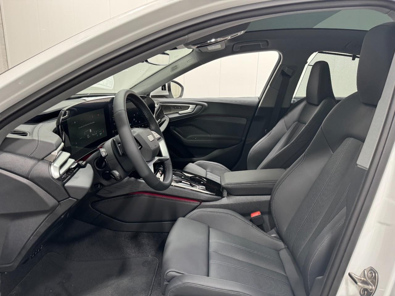 Audi A5 Vehicle Full-screen Gallery Image 25