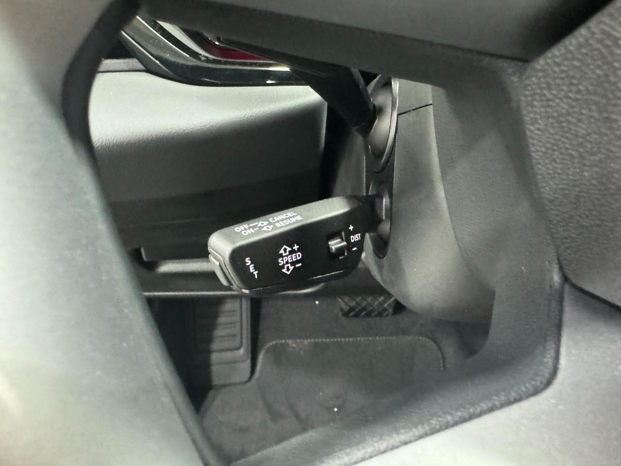 Audi A5 Vehicle Full-screen Gallery Image 28