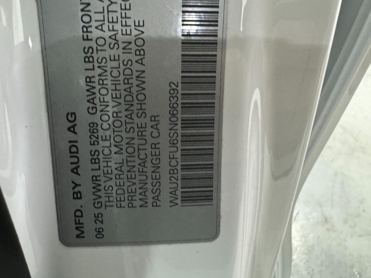 Audi A5 Vehicle Full-screen Gallery Image 33