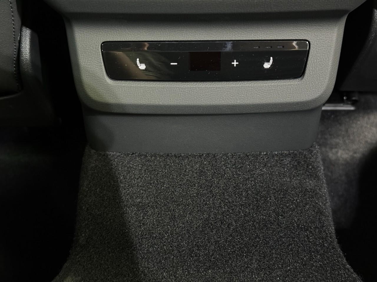 Audi Q5 Vehicle Full-screen Gallery Image 11