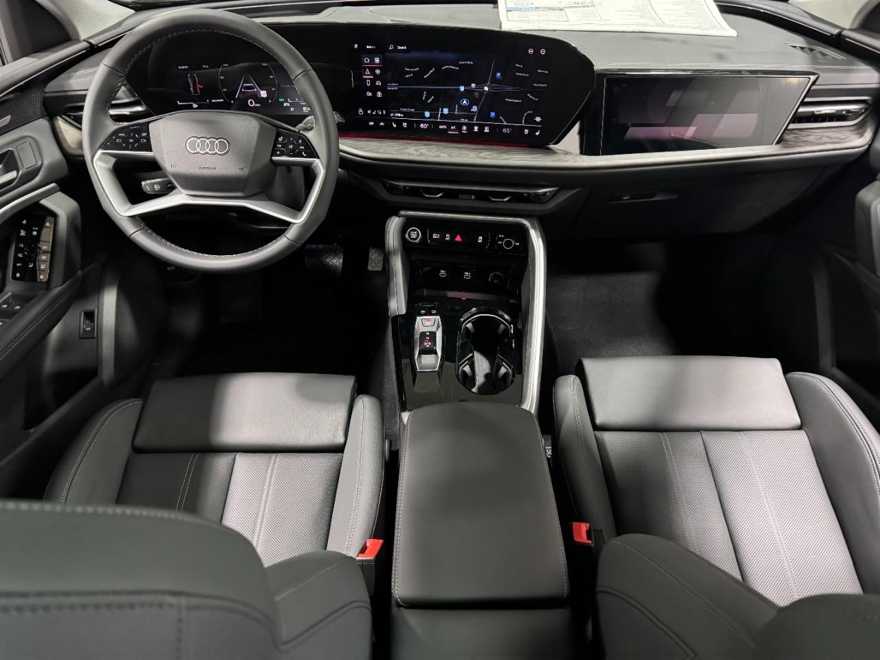 Audi Q5 Vehicle Full-screen Gallery Image 13