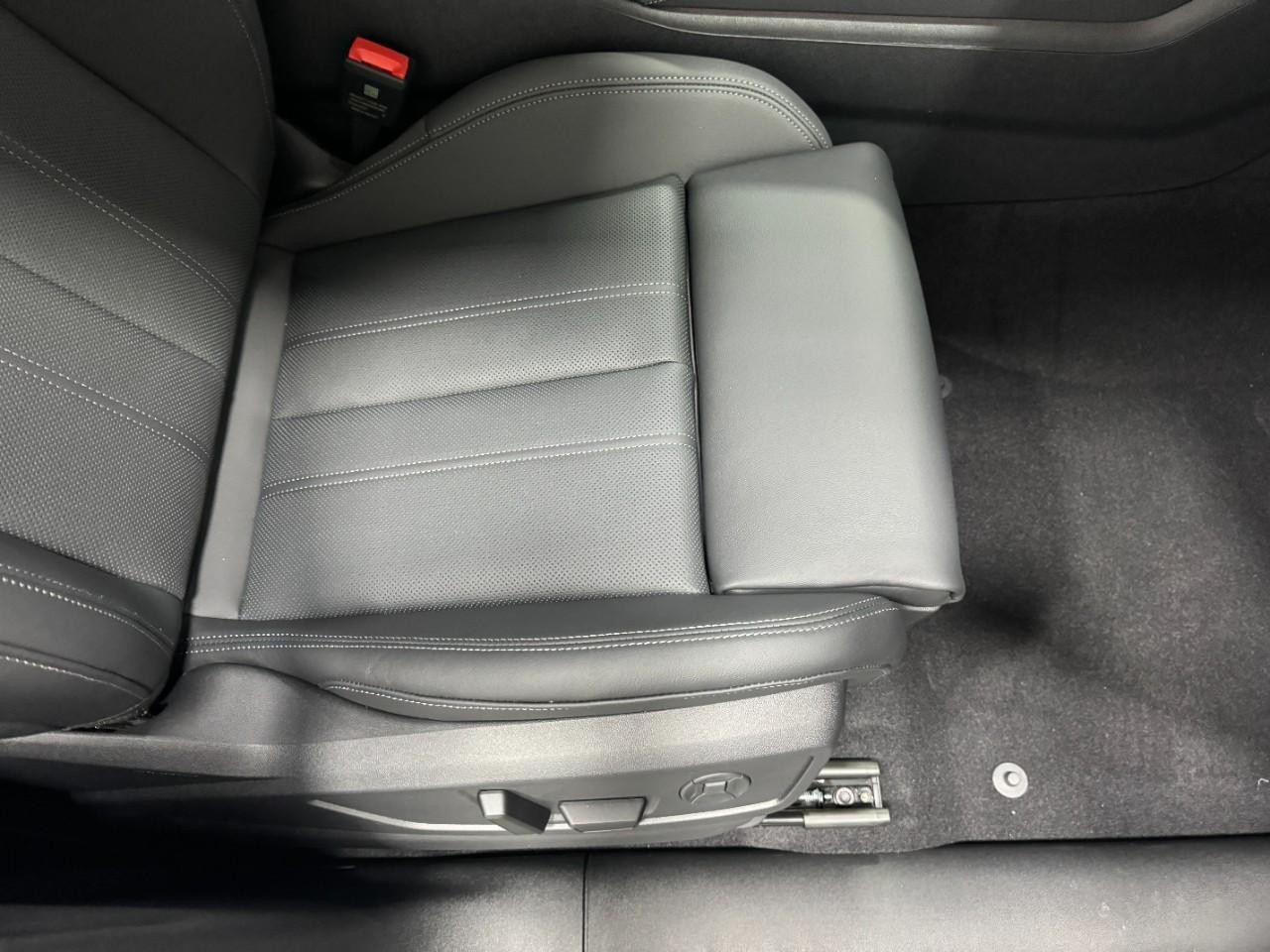 Audi Q5 Vehicle Full-screen Gallery Image 19