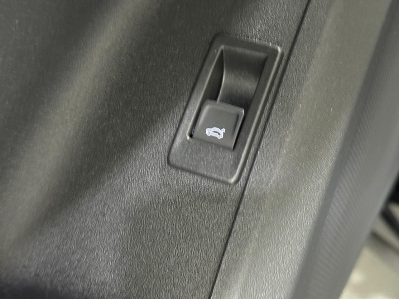 Audi Q5 Vehicle Full-screen Gallery Image 26