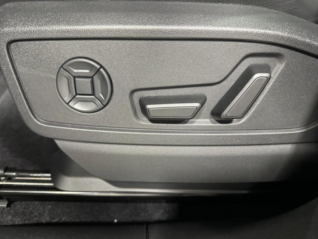 Audi Q5 Vehicle Full-screen Gallery Image 29