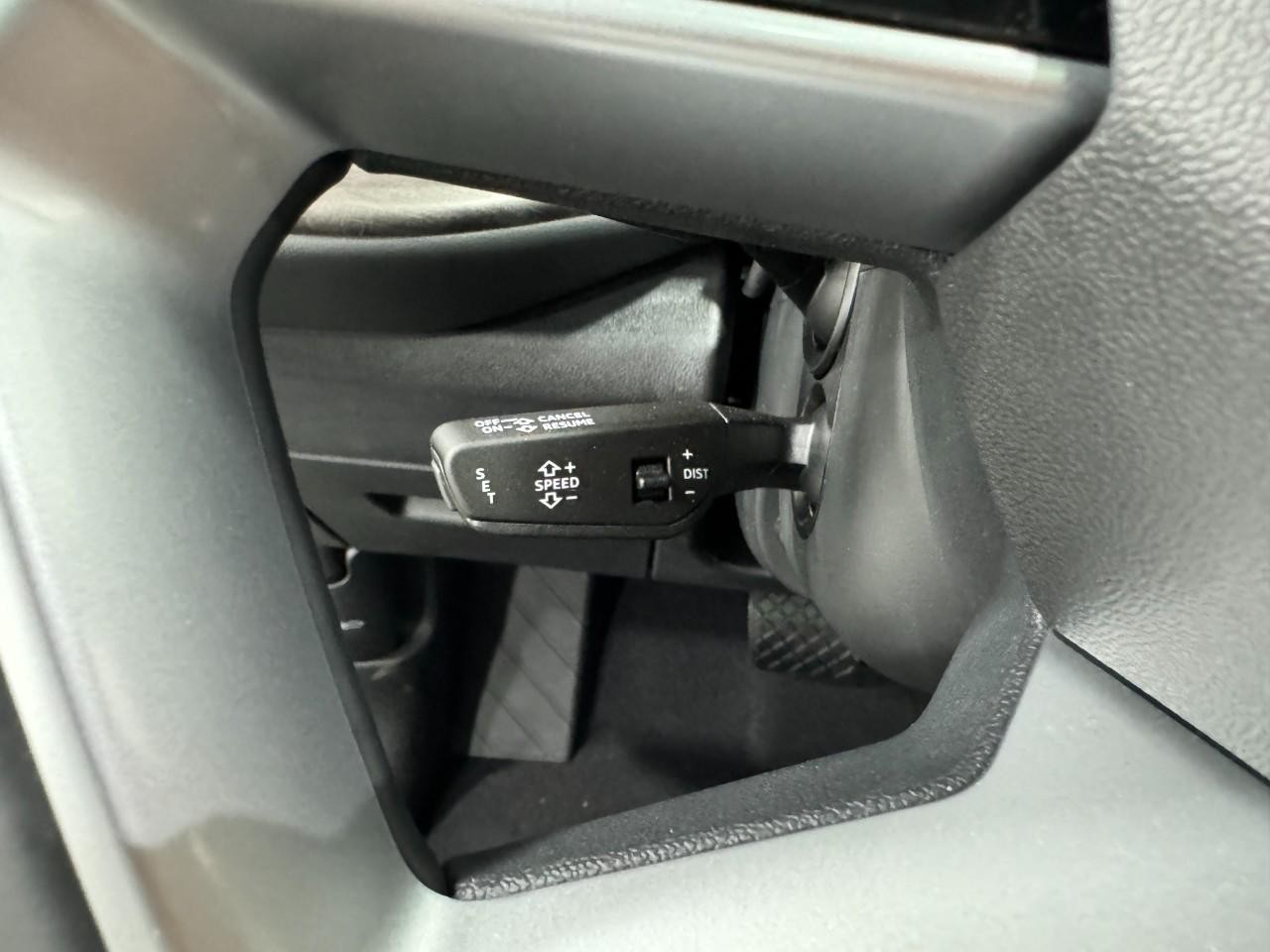 Audi Q5 Vehicle Full-screen Gallery Image 30