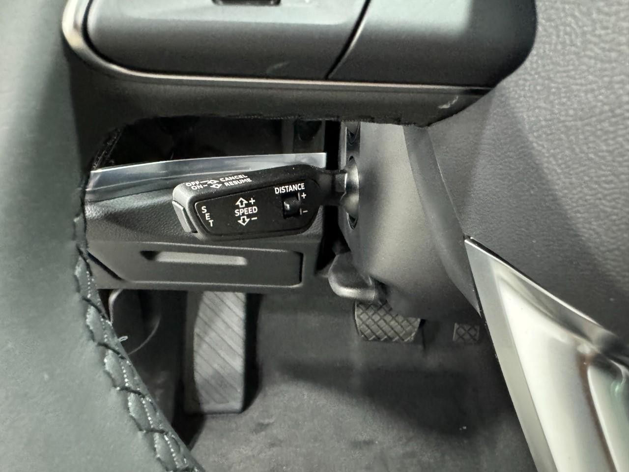 Audi Q3 Vehicle Full-screen Gallery Image 29