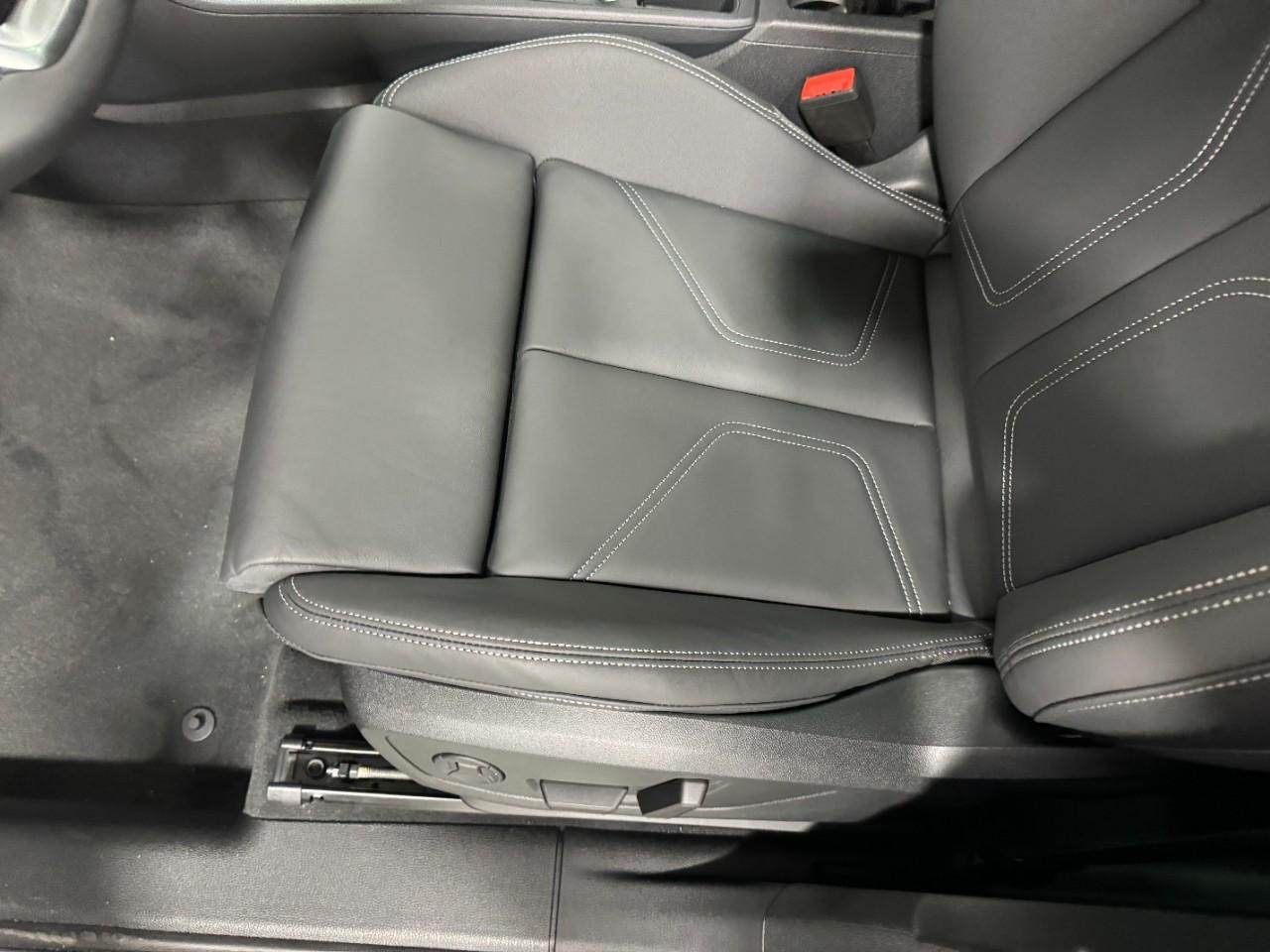 Audi Q3 Vehicle Full-screen Gallery Image 27