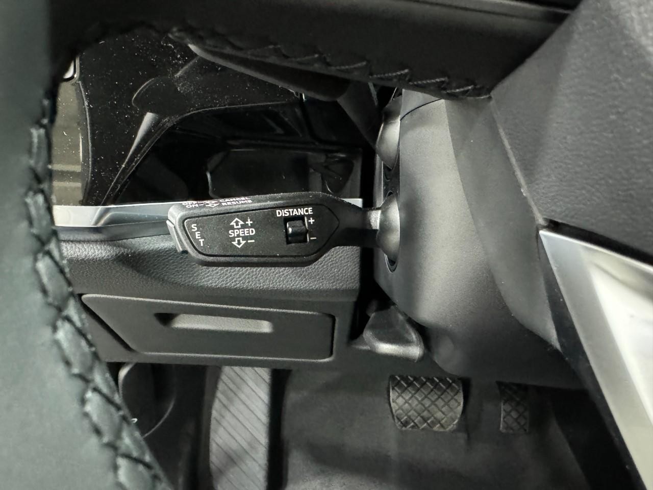 Audi Q3 Vehicle Full-screen Gallery Image 30