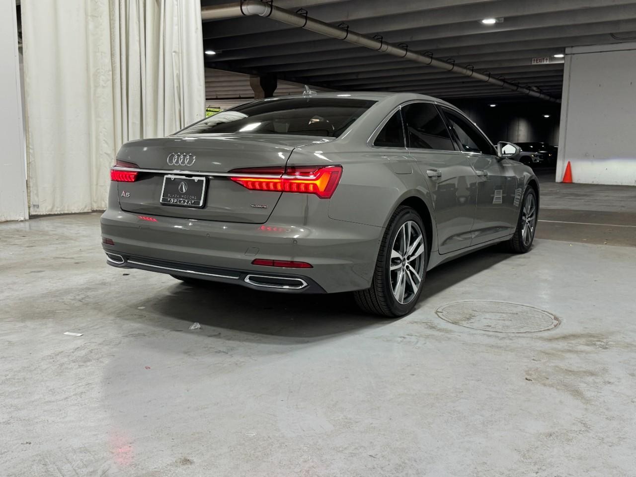 Audi A6 Sedan Vehicle Full-screen Gallery Image 4