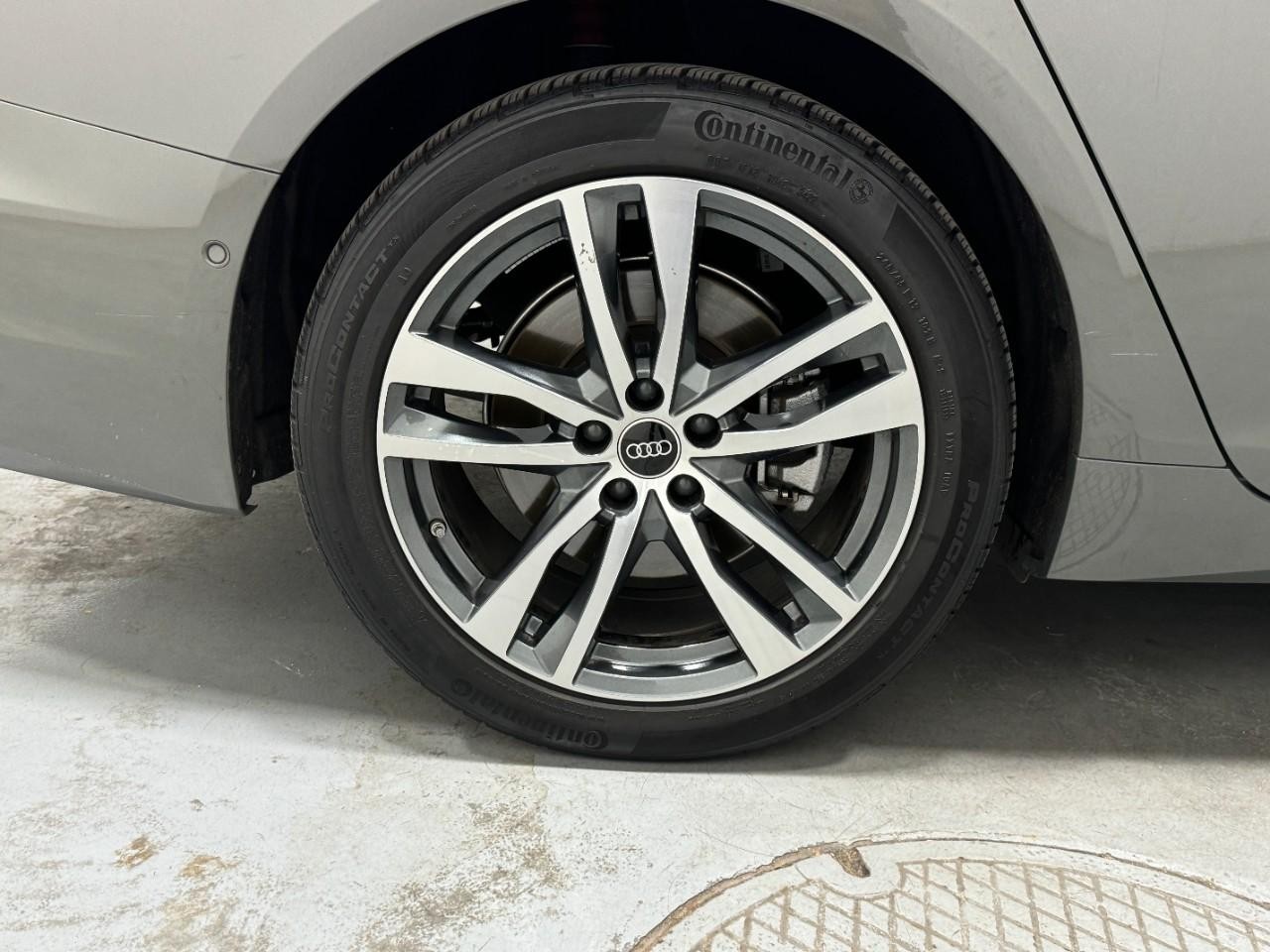 Audi A6 Sedan Vehicle Full-screen Gallery Image 5