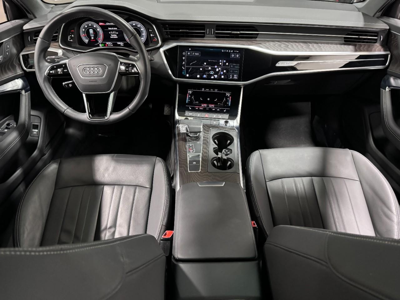 Audi A6 Sedan Vehicle Full-screen Gallery Image 13